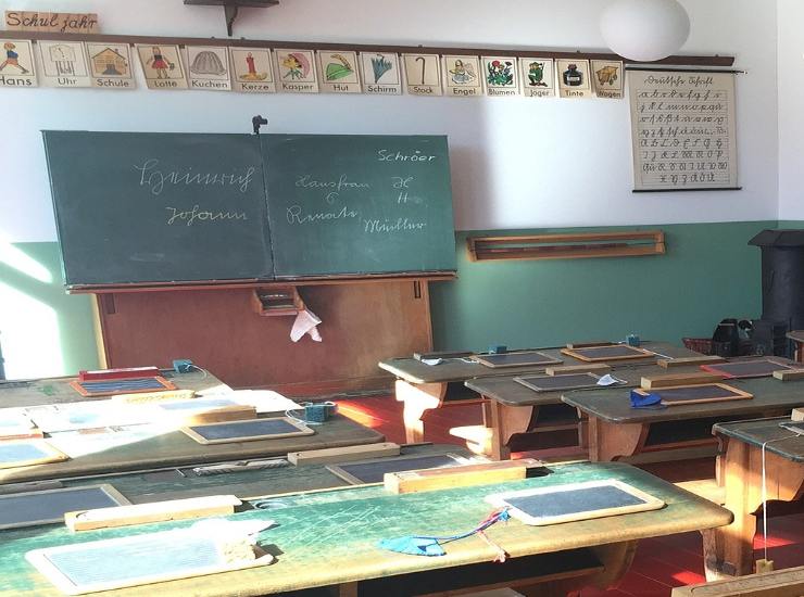 Scuola (Pixabay) - salernosera.it 