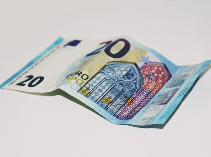 Banconota da 20 euro (Pixabay) - salernosera.it