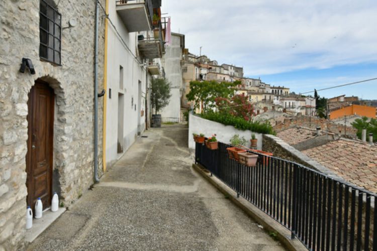 Calitri - fonte_Adobe Stock - salernosera.it
