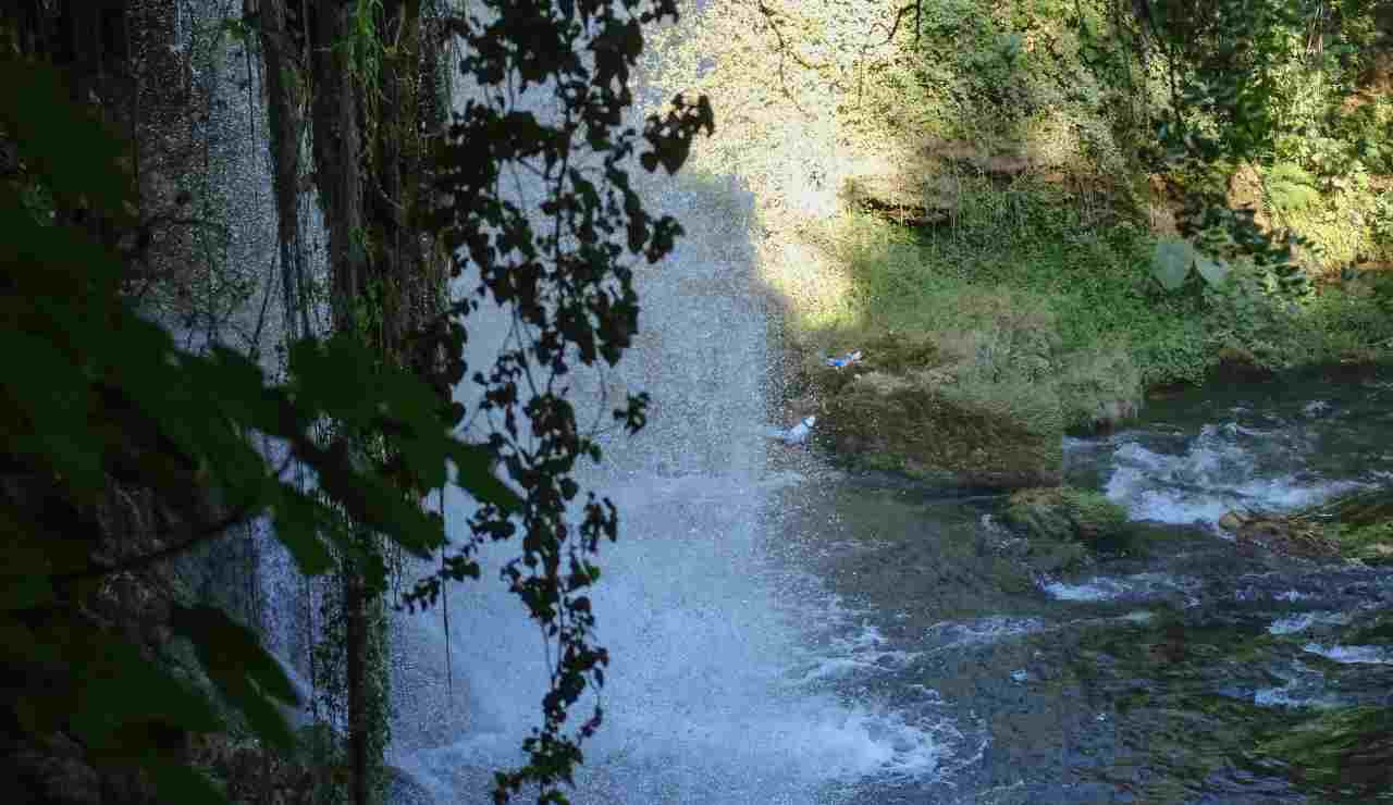 Fonte acqua naturale 