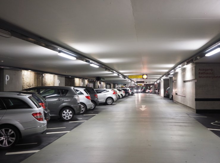 Parcheggio automobili (Pixabay) - salernosera.it (1)