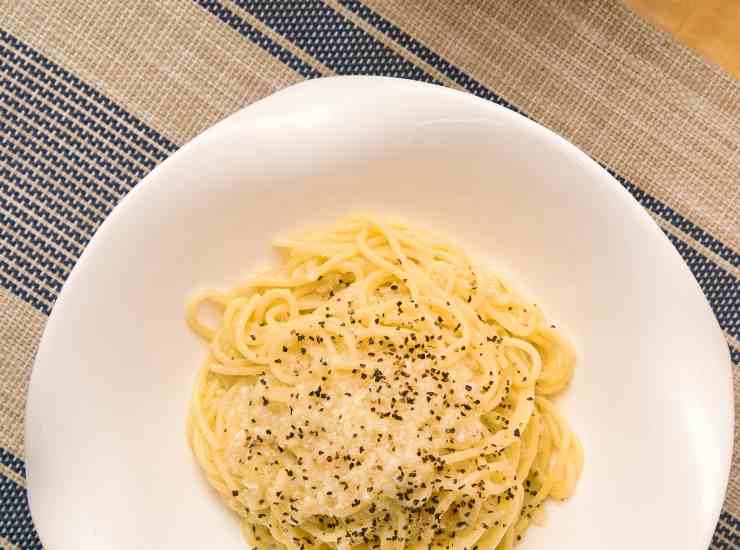 Pasta cacio e pepe 