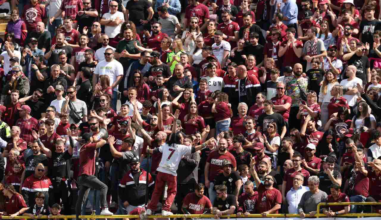 Tifosi della Salernitana (LaPresse) - salernosera.it