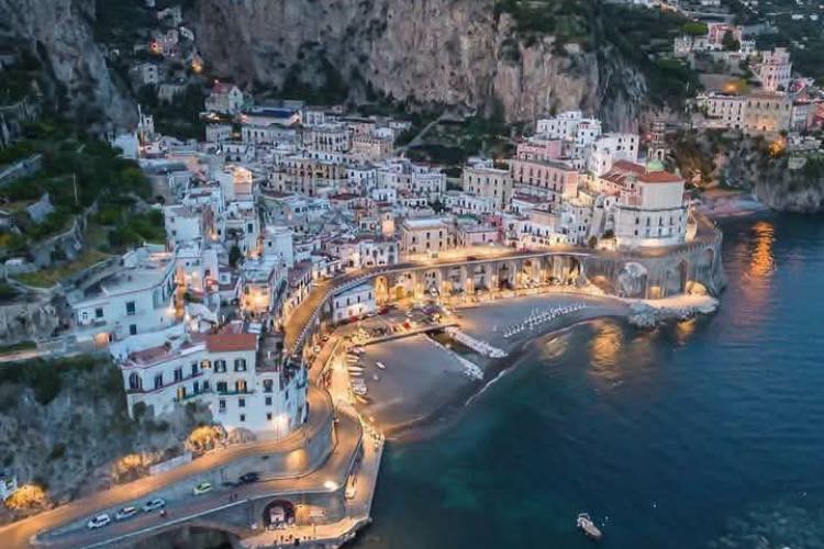 Atrani - fonte_Facebook - salernosera.it