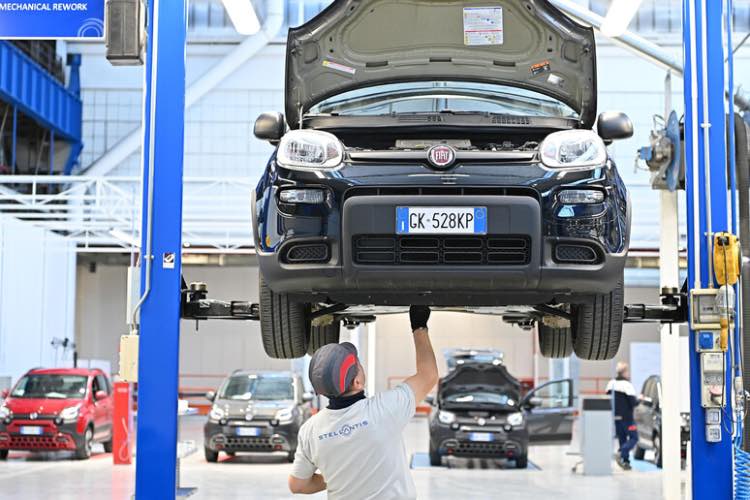 Fabrica Fiat - fonte_ansa - salernosera.it