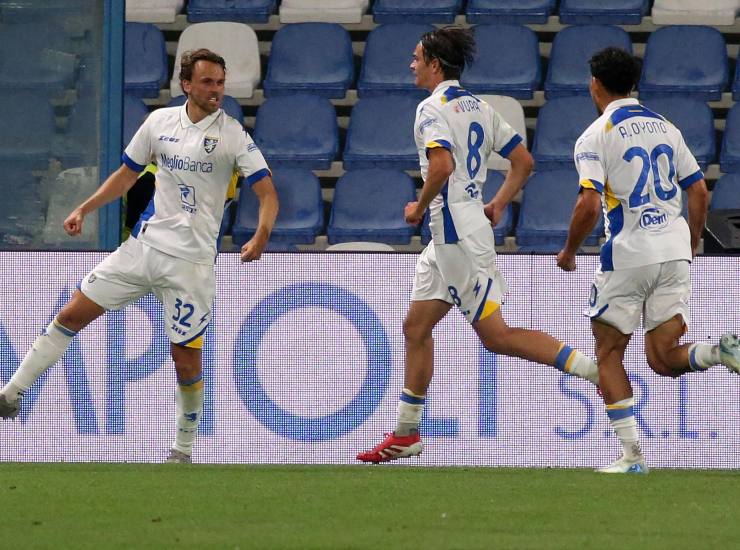 Giocatori Frosinone (LaPresse) - salernosera.it