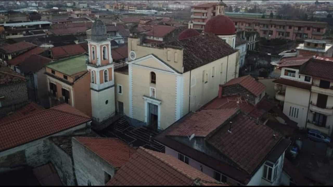 Paese dei curiosi - fonte_Canva - salernosera.it
