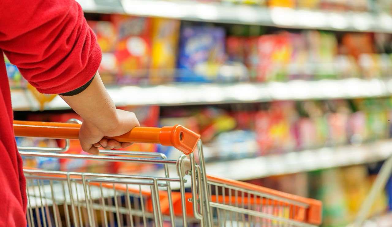 Supermercato - fonte_Canva - salernosera.it