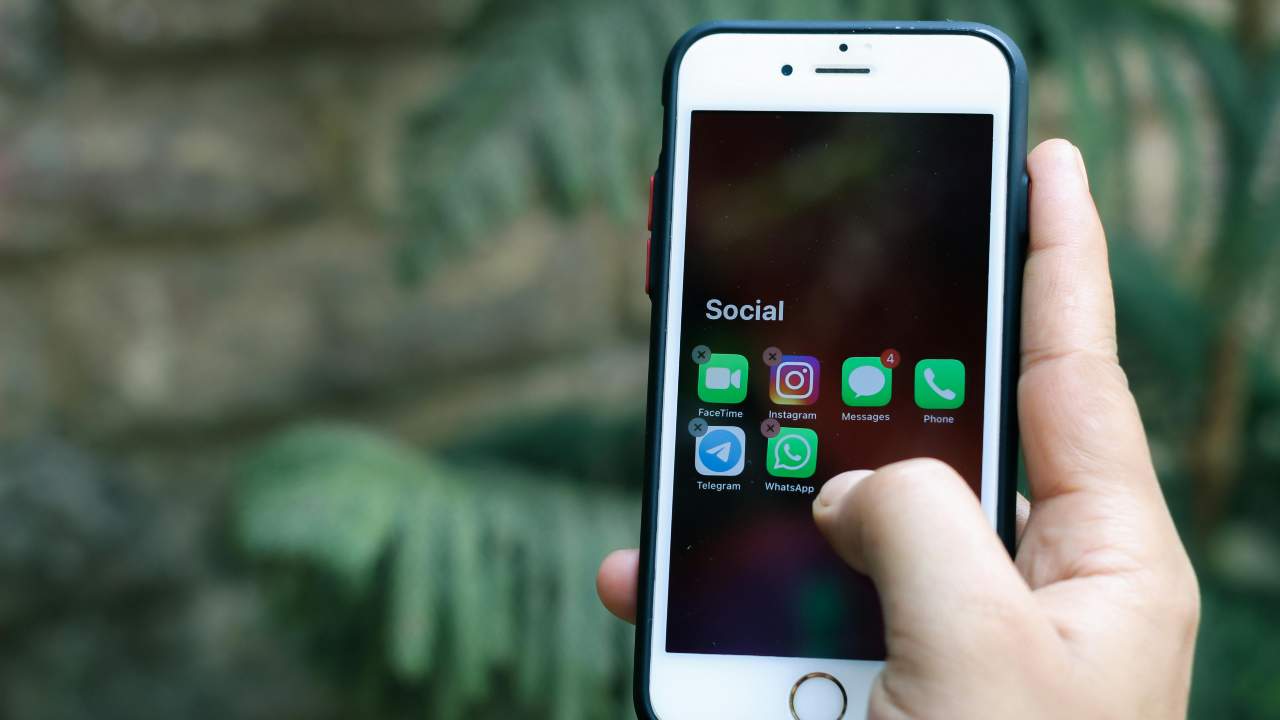 WhatsApp su telefono 
