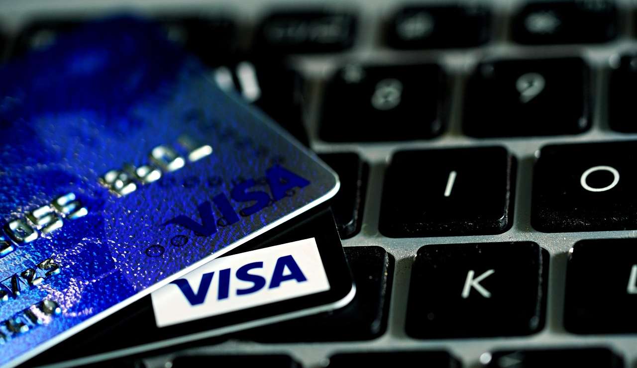 Carte prepagate (Pixabay) - salernosera.it