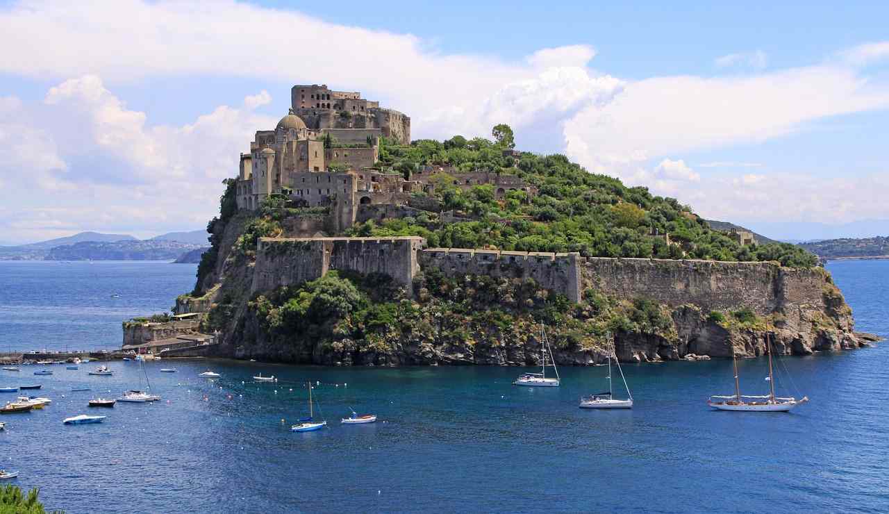 Castello Aragonese Ischia (Pixabay) - salernosera.it (1)