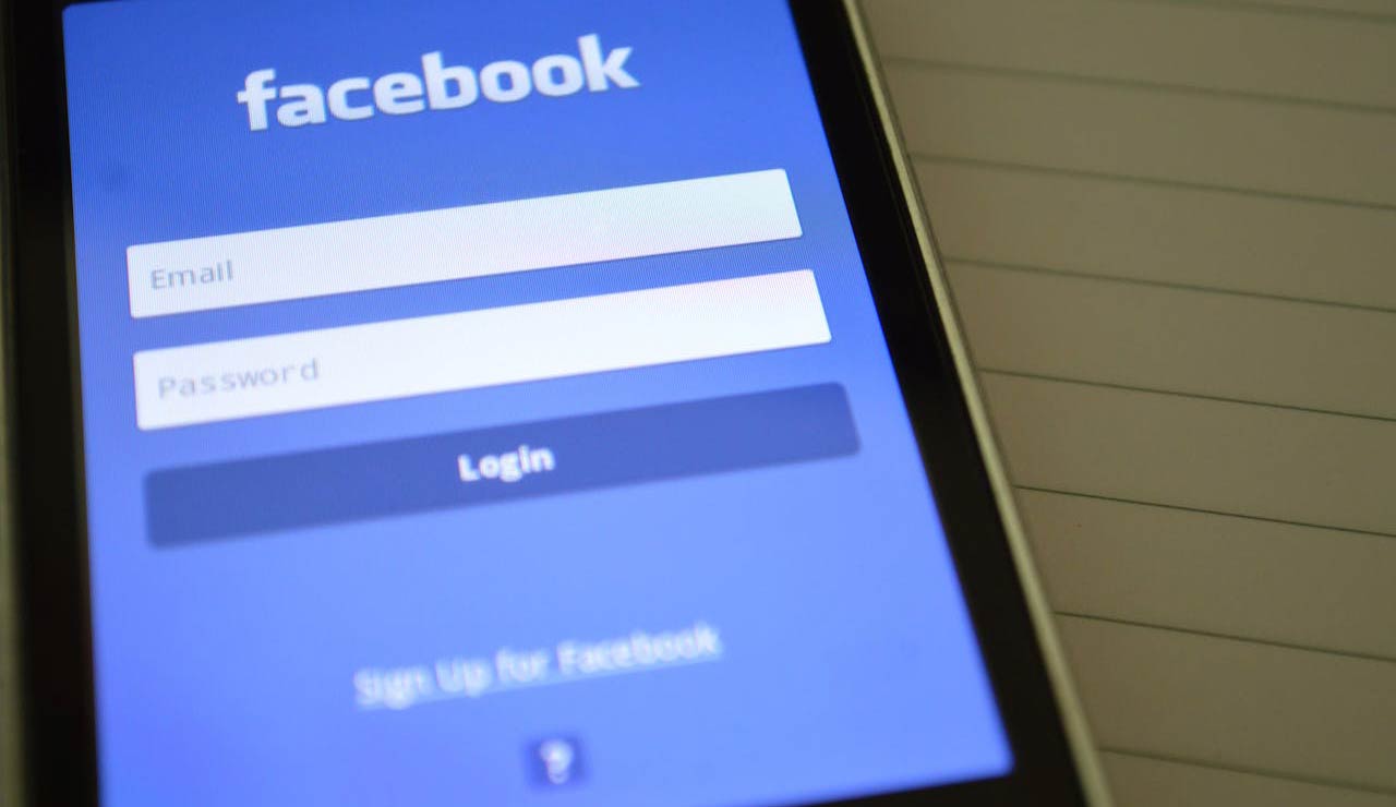 Età iscrizione a Facebook