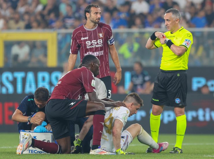 Giocatori Salernitana al termine della partita (LaPresse) - salernosera.it