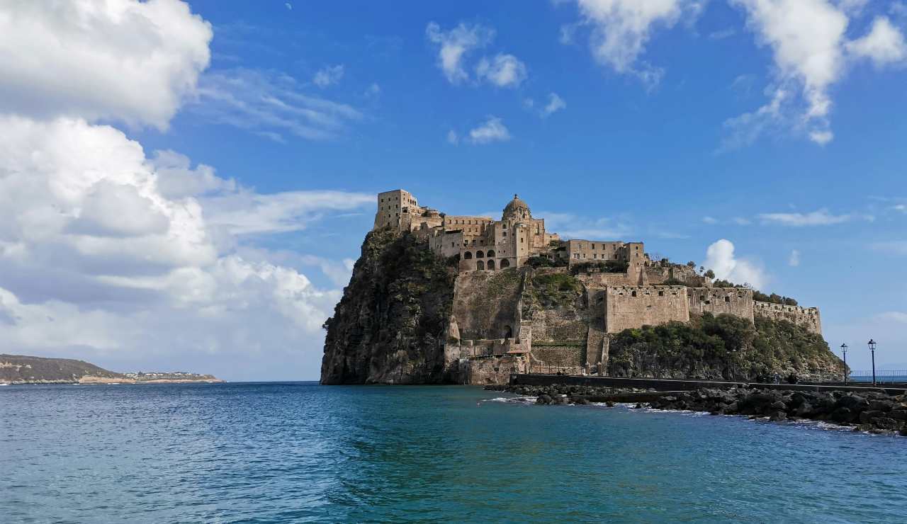 Ischia, Castello Aragonese (Pixabay) - salernosera.it