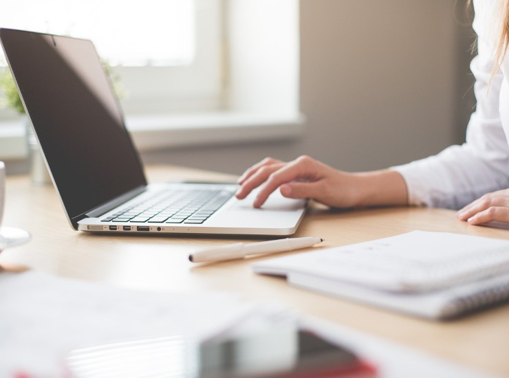 Lavoro in ufficio (Pixabay) - salernosera.it