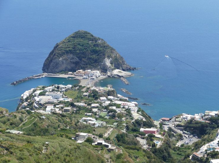 Panorama Sant'Angelo Ischia (Pixabay) - salernosera.it