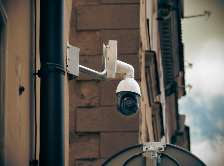Telecamere di videosorveglianza (Pixabay) - salernosera.it
