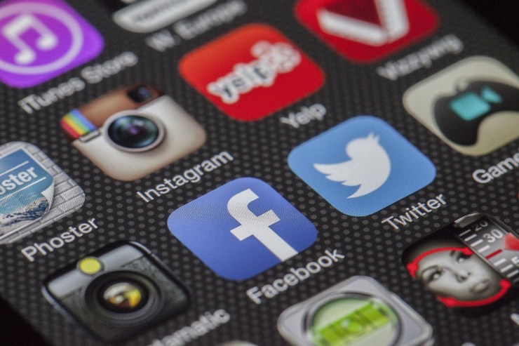 Applicazioni sullo schermo di uno smartphone