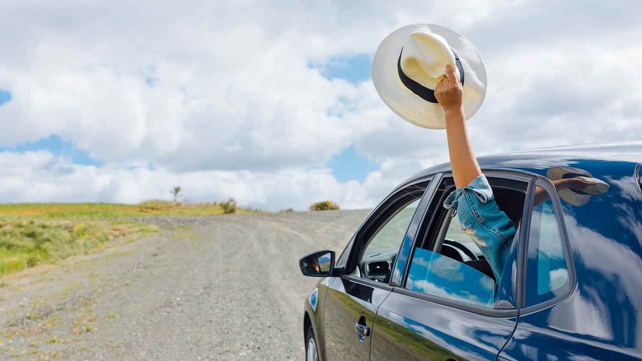 Auto, uomo, cappello