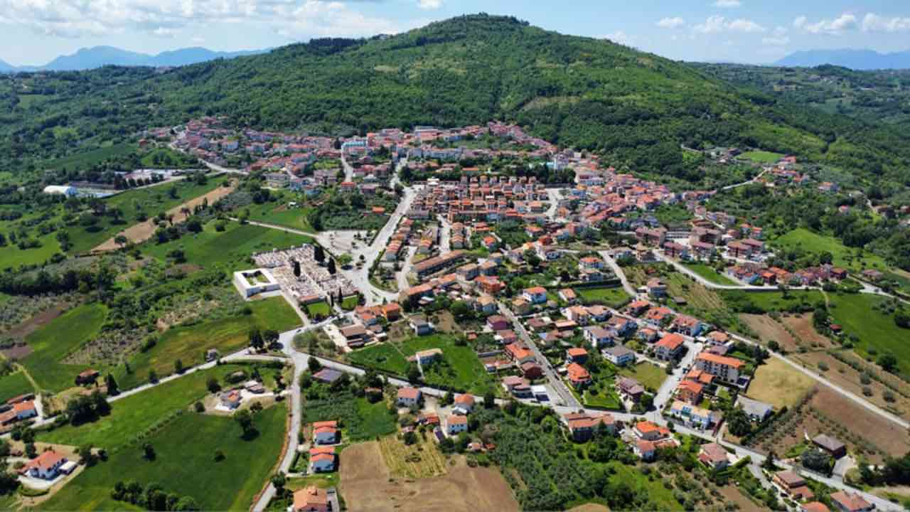 Araba Fenice - fonte_Facebook - salernosera.it