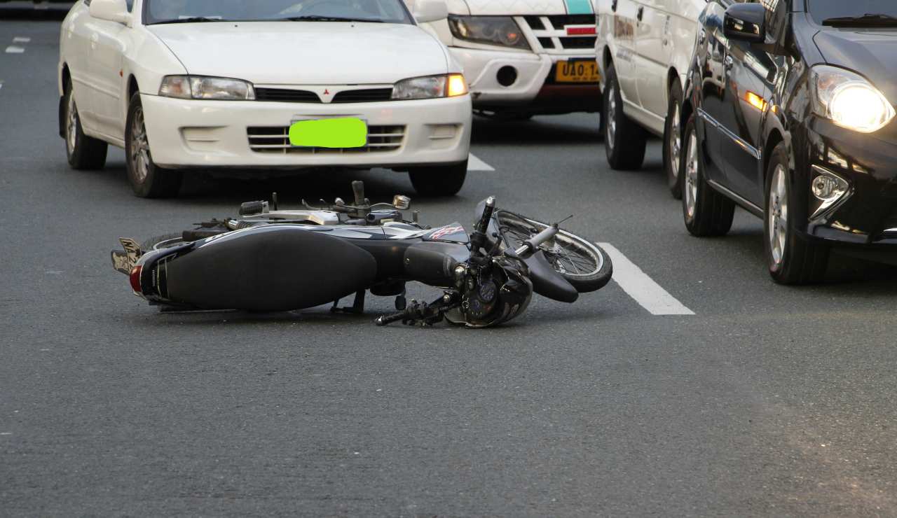 Incidente in moto (Pexels) - salernosera.it