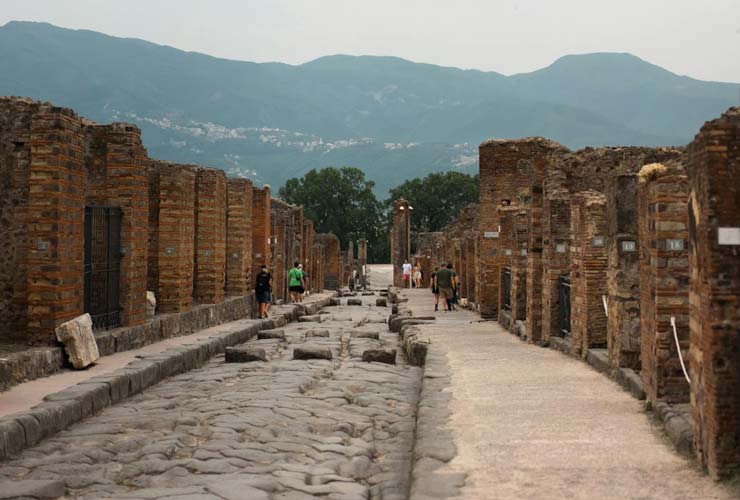Pompei-Foto-di-Marvin-Machler-da-Pexels-SalernoSera.it