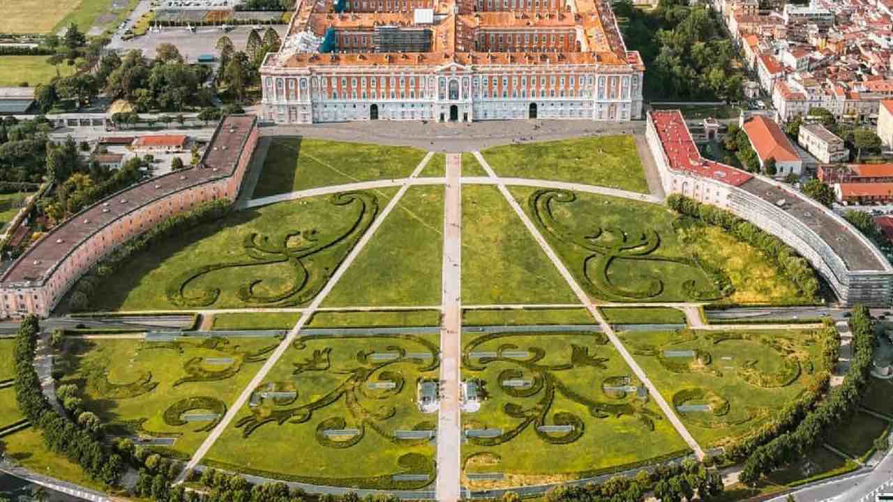 Reggia di Caserta - fonte-Facebook - salernosera.it