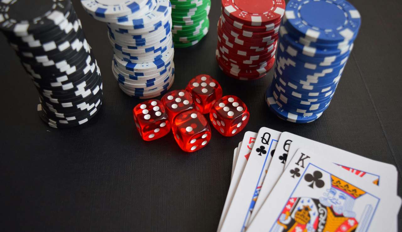 Poker (Pixabay) - salernosera.it