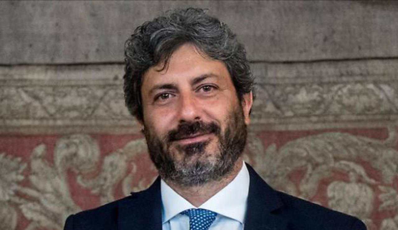 Roberto Fico (Fonte gazzettadinapoli Instagram) - salernosera.it