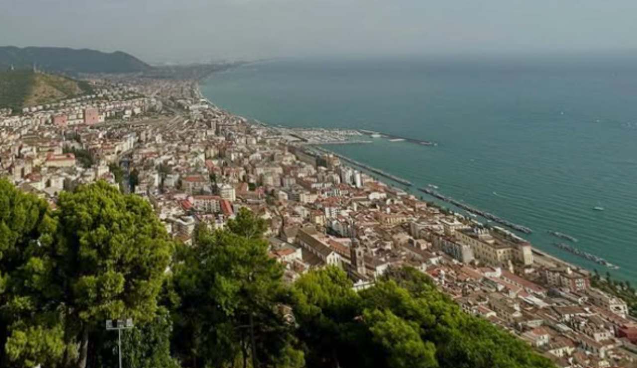 Salerno dall'alto (Fonte serg_vidov Instagram) - salernosera.it