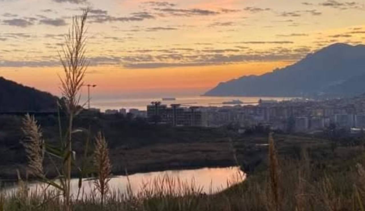 Tramonto Lago di Brignano (Fonte suitevelabianca Instagram) - salernosera.it