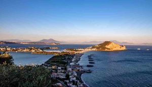 Campi Flegrei (Depositphotos) - salernosera.it