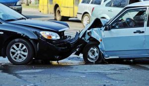 Incidente automobili (Depositphotos) - salernosera.it