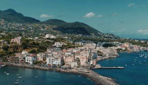 Ischia vista dal Castello Aragonese (Pexels) - salernosera.it