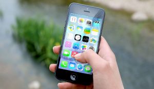 Applicazioni smartphone (Pixabay) - salernosera.it