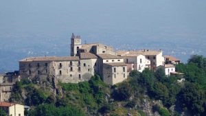 Il borgo delle Janare- fonte_grandecampania.it - salernosera.it