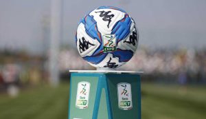 Pallone Serie B (LaPresse) - salernosera.it