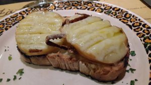 Crostone con provola - foto flickr - salernosera.it
