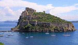 Castello Aragonese Ischia (Pixabay) - salernosera.it (1)