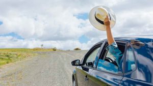 Auto, uomo, cappello
