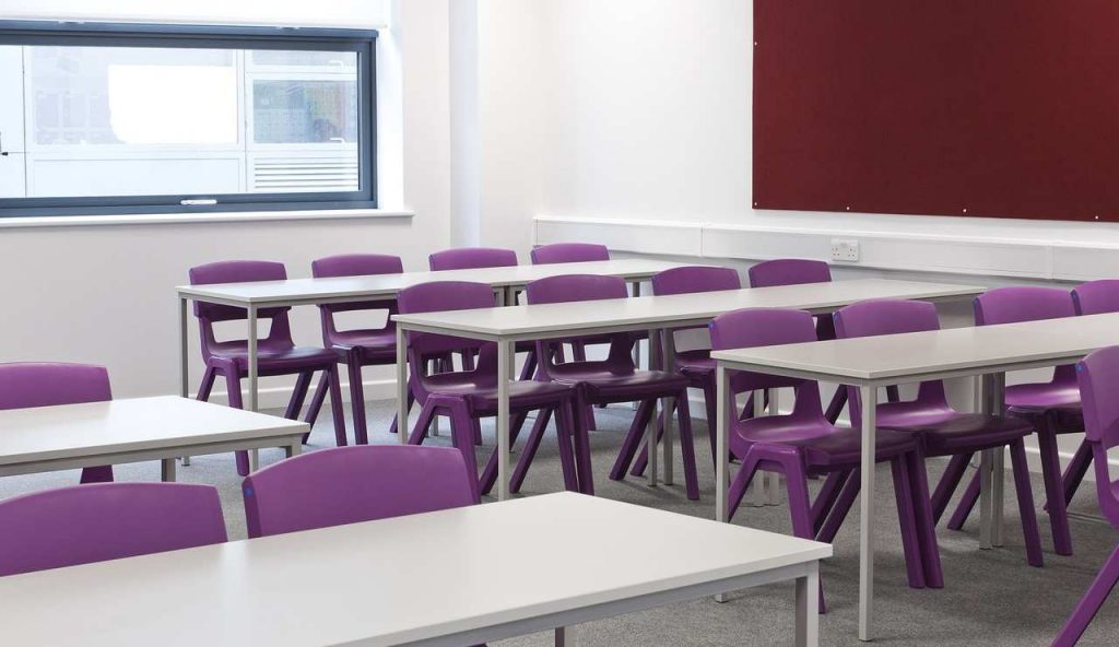 Aula scolastica (Pixabay) - salernosera.it (4)
