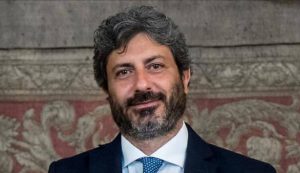 Roberto Fico (Fonte gazzettadinapoli Instagram) - salernosera.it