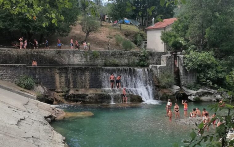 22enne elitrasportato dopo caduta nel fiume Calore a Felitto