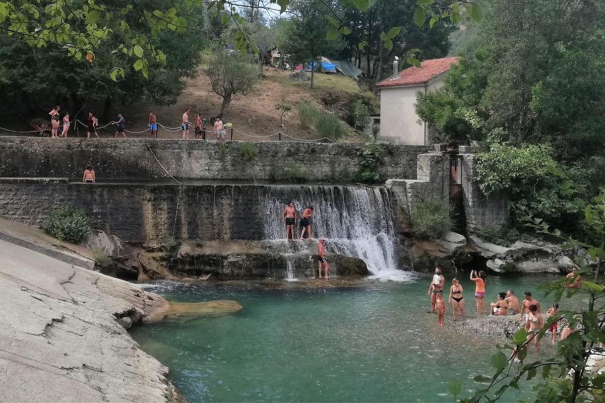 22enne elitrasportato dopo caduta nel fiume Calore a Felitto