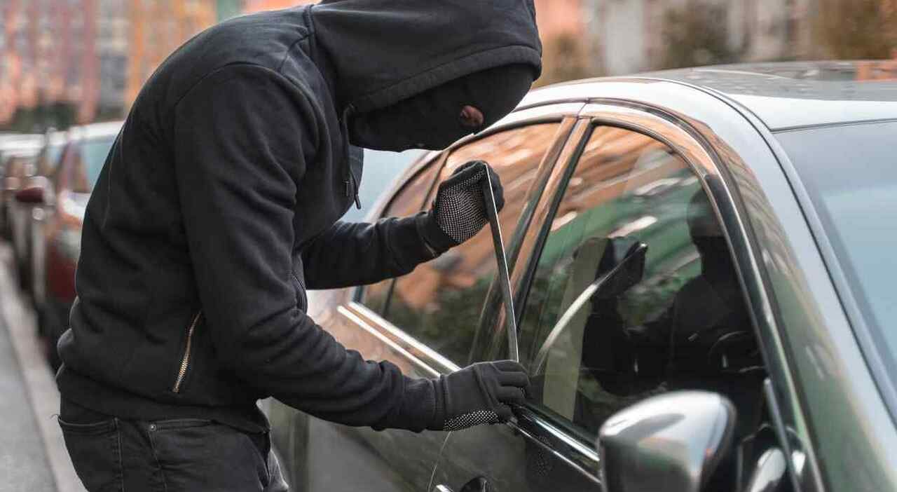 Furti di auto in aumento, in Italia 285 al giorno: Campania leader
