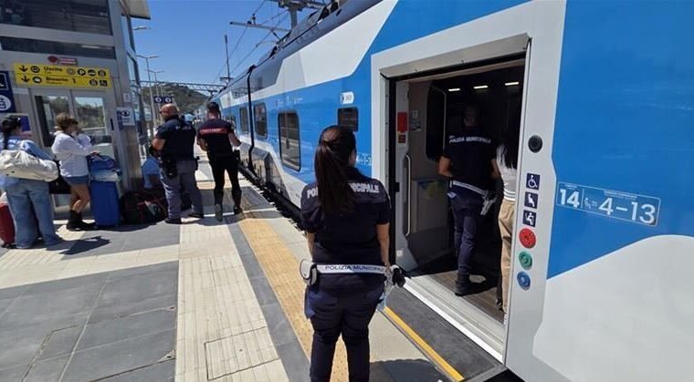 Capotreno in malore dopo alterco con passeggera, 300 passeggeri bloccati ad Eboli
