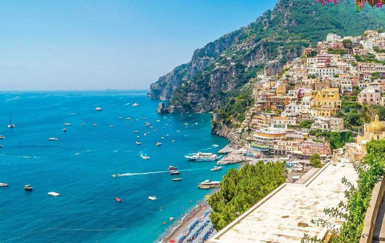 Ragazza dispersa in mare, operazioni di ricerca in corso a Positano