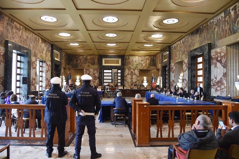Grand Hotel e Foce Irno, la minoranza chiede un consiglio comunale urgente