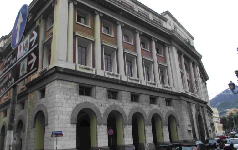 Il Comune di Salerno chiarisce le posizioni sul Grand Hotel Salerno