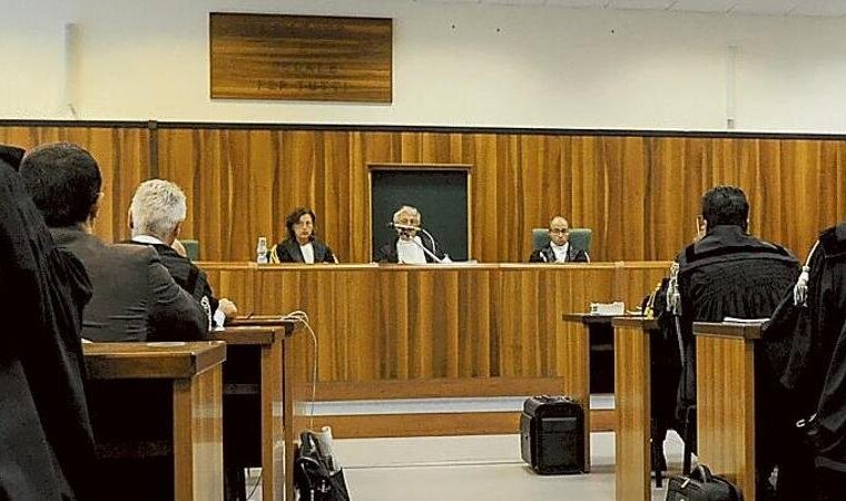 Donna di 53 anni rischia processo per estorsione contro 31enne di Scafati